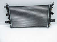 Радиатор охлаждения двигателя 1.6-1.8 автомат ASTRA H 06-15