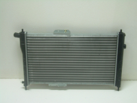 Радиатор охлаждения двигателя  автомат +/- NEXIA 95-15