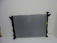 Радиатор охлаждения двигателя 2.0 МТ с А/С IX35 1 10-15, SPOR 10-16