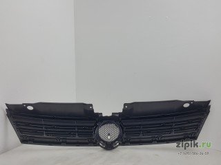 Решетка радиатора (дорест., черный глянец, с хром полосами) JETTA 11-14 для VW 