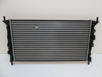 Радиатор охлаждения механика/AT AC+/- FOC-2 05-11, C-MAX 03-10, S40 04-12, MAZDA 3 03-09